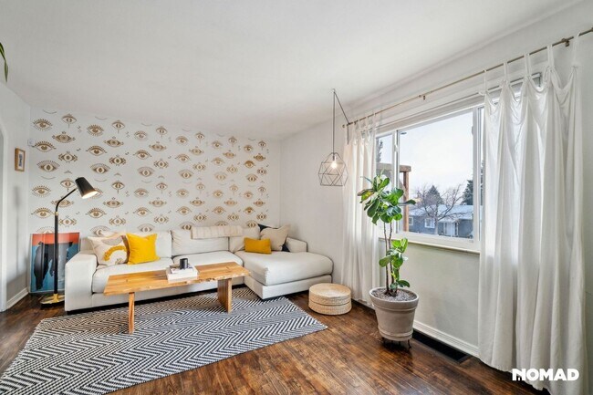 Building Photo - Skyline Views & Garden Paradise | Cozy 3BR...
