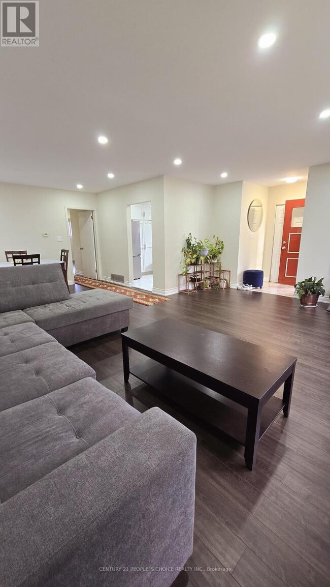 Building Photo - 22 Murchison Crescent