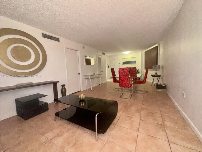 Foto del edificio - 1881 Washington Ave