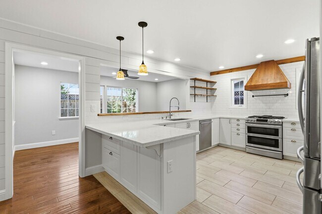 Foto del edificio - Santa Teresa 5-Bedroom 3-Bathroom Home