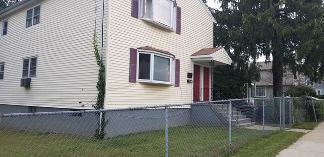 Building Photo - 1211 Reservoir Ave