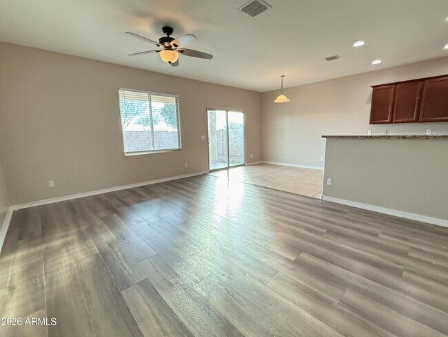 Building Photo - 5085 S 243rd Dr