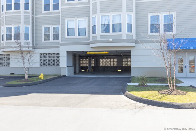 Building Photo - 300 Harbour Close