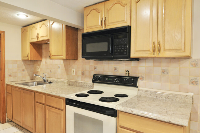 Building Photo - 69 Pitcairn St