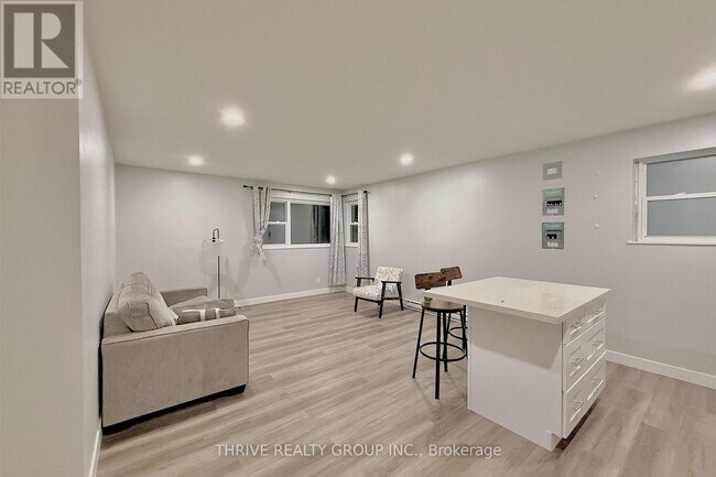 Building Photo - 100 King Edward Ave