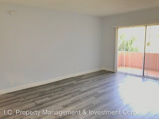 Building Photo - 855 N Marengo Ave