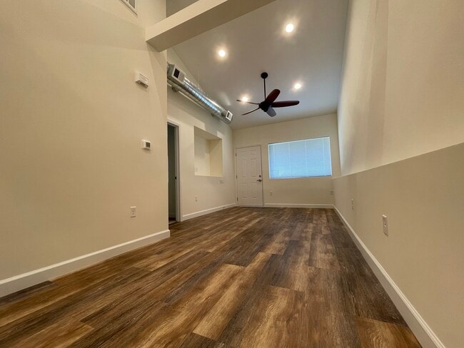 Building Photo - 625 Pawnee St
