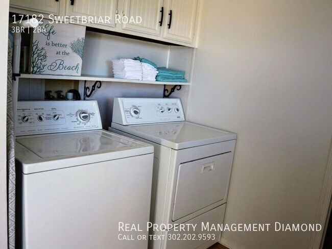 Foto del edificio - 17182 Sweetbriar Road-