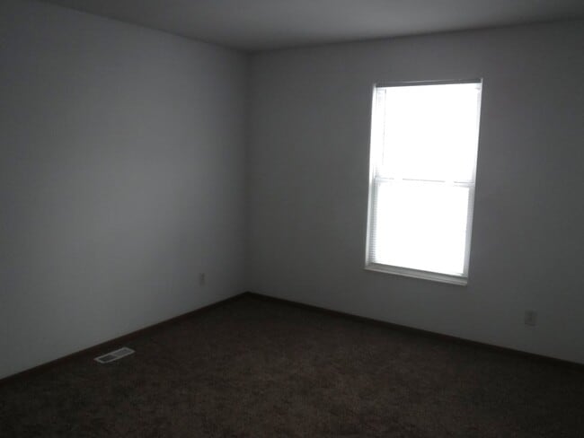Building Photo - 5606 Valley View Dr