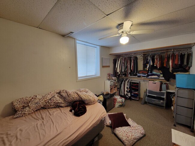 Foto del edificio - 604 W Seerley Blvd