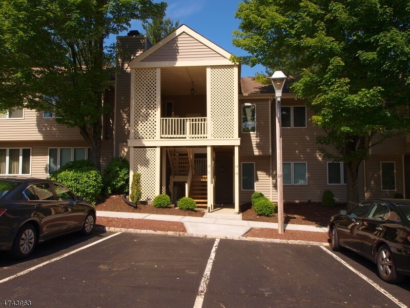 14 Augusta Dr, Clinton Township, NJ 08801 Room for Rent in Clinton