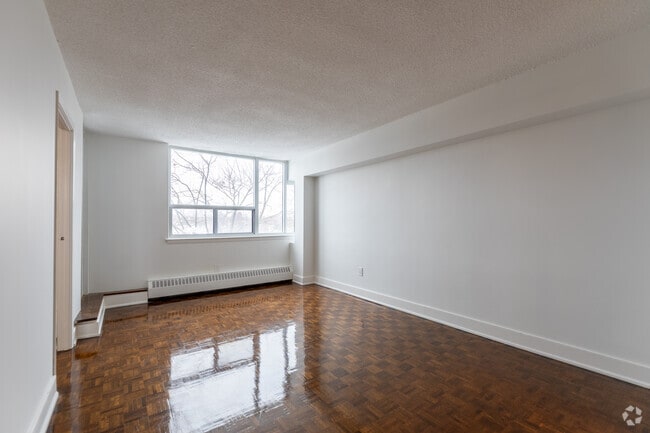 3BR, 1BA - 1,031SF - Living Room - 145 & 147 Wellington St.