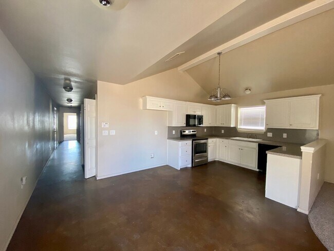 Foto del edificio - Pre-leasing for July.