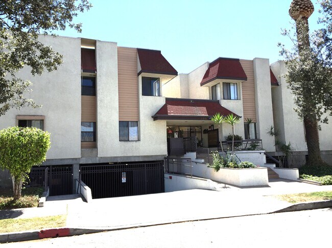 Building Photo - 520 W Elk Ave