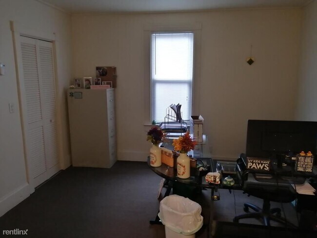 Foto del edificio - 8 br, 0.5 bath House - 410 Virginia Avenue