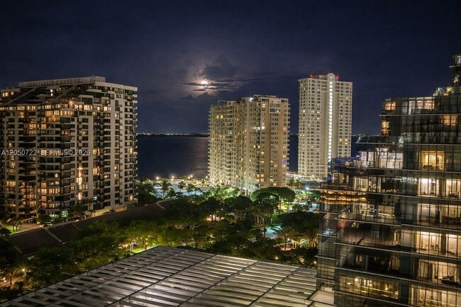 Building Photo - 701 Brickell Key Blvd