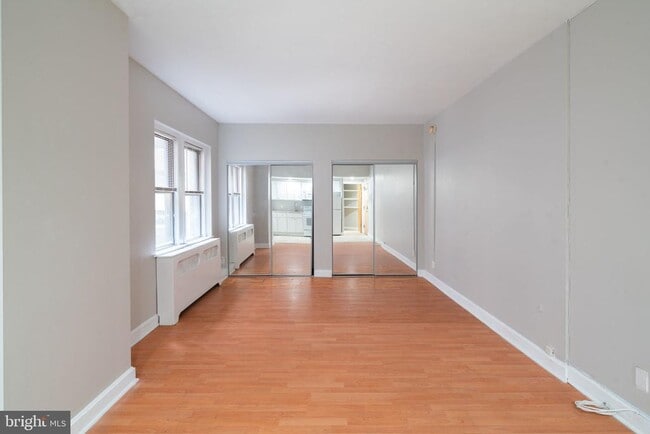 Building Photo - 1321 Spruce St