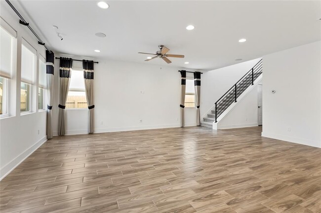 Building Photo - 9109 Moonstone Dr