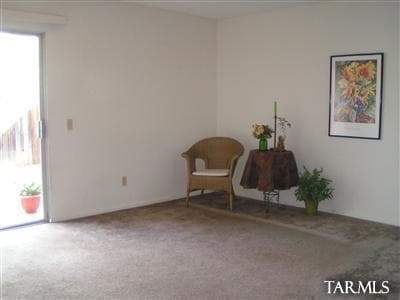 Building Photo - Private Yard & Included Utilities in the Heart of Tucson
