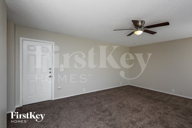 Building Photo - 820 Monette Dr