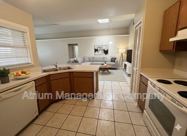 Foto del edificio - 1615 Cracker Creek Ct