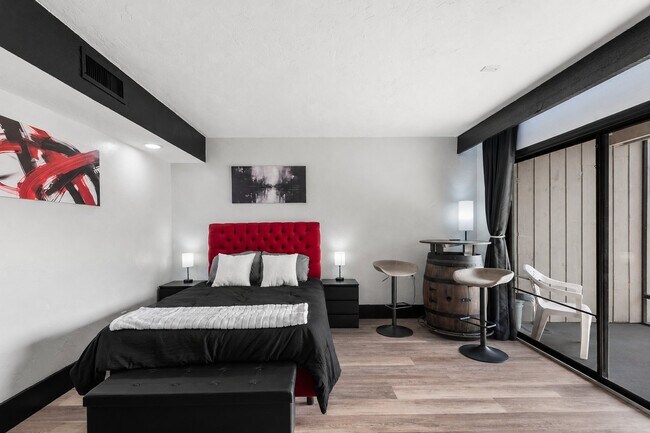 Foto del edificio - 5062 Sherwood Ln