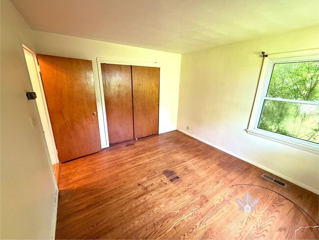 Building Photo - Charming 3-Bedroom Rental, Newly Updated! ...