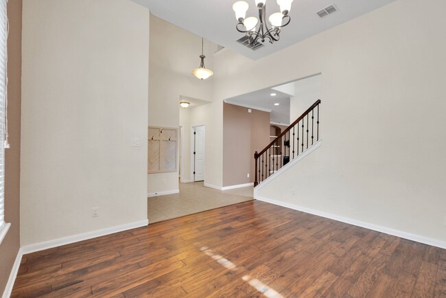 Building Photo - Stunning 4 Bedroom Home in Alamo Ranch