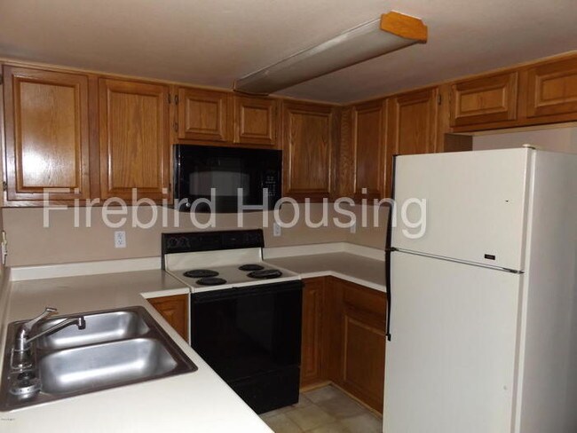 Building Photo - 2875 W Highland St
