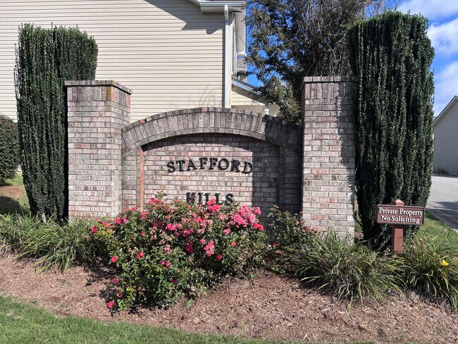 Barrio tranquilo con acceso a la autopista 25, Airport Road y la I-26. - 83 Birkshire Way