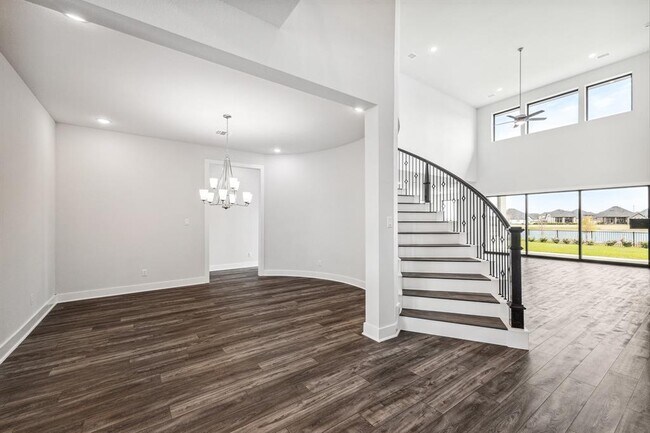 Foto del edificio - 10314 Forest Lake Dr