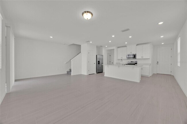 Foto del edificio - 16382 Bird of Paradise Ave