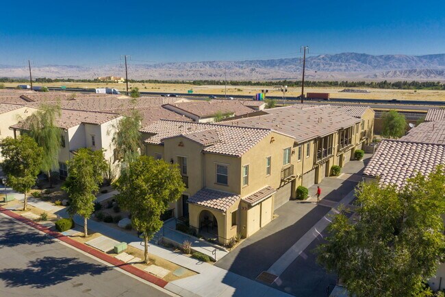 Building Photo - 244 Paseo Bravo