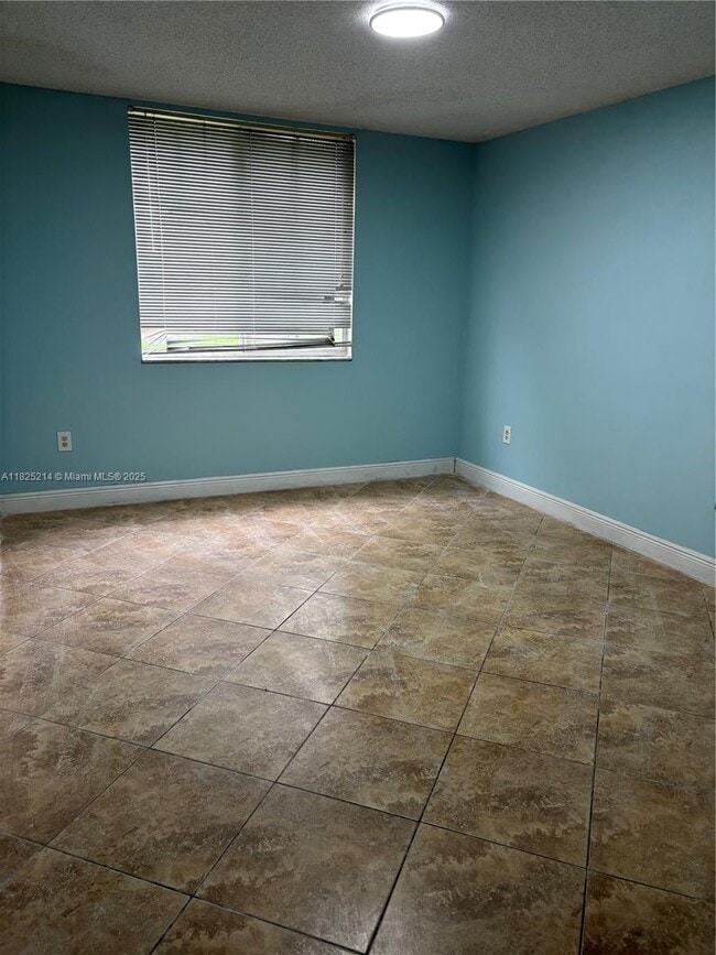 Building Photo - 777 SW 111th Way