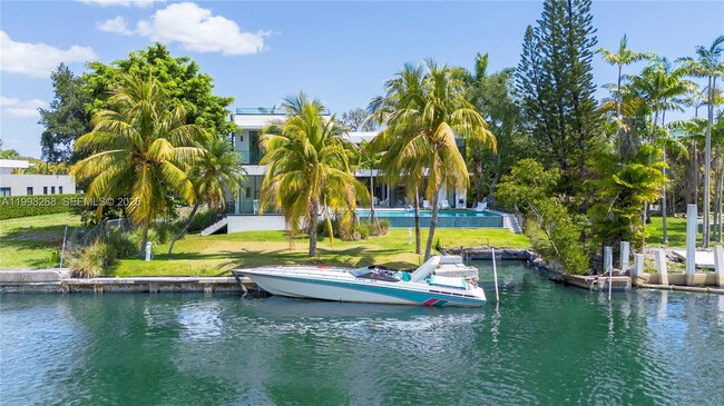 Building Photo - 922 NE 78th St