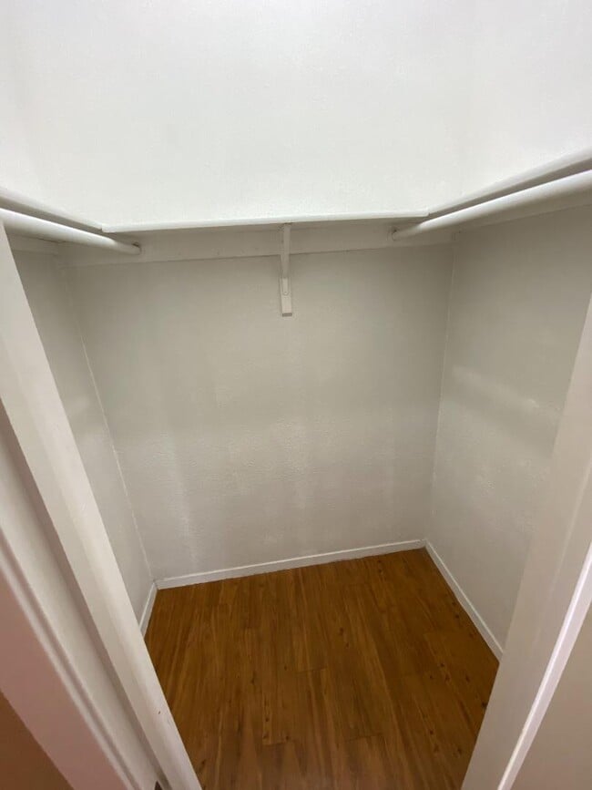 Foto del edificio - 807 W 25th St