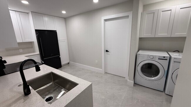 Building Photo - 15929 SW 141st Ter