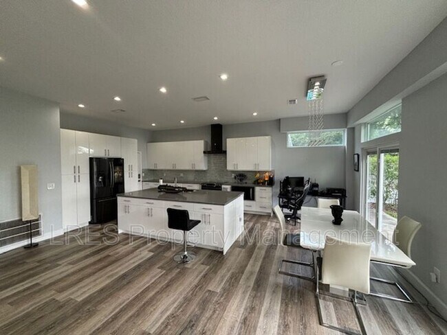 Foto del edificio - 124 Wimbledon Cir