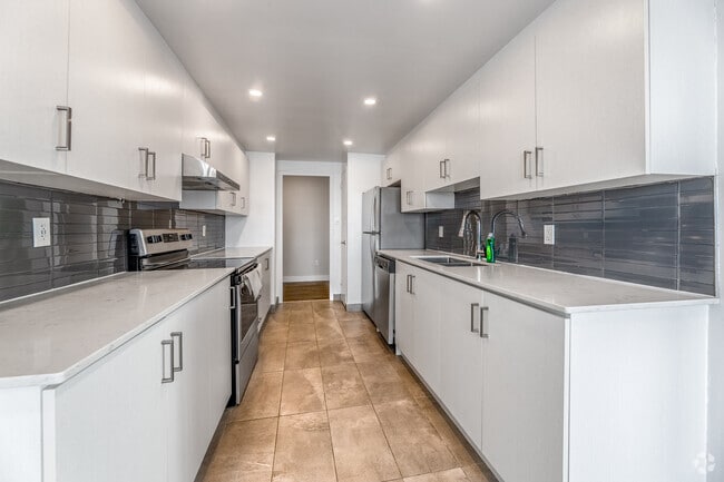 Interior Photo - Leaside Towers