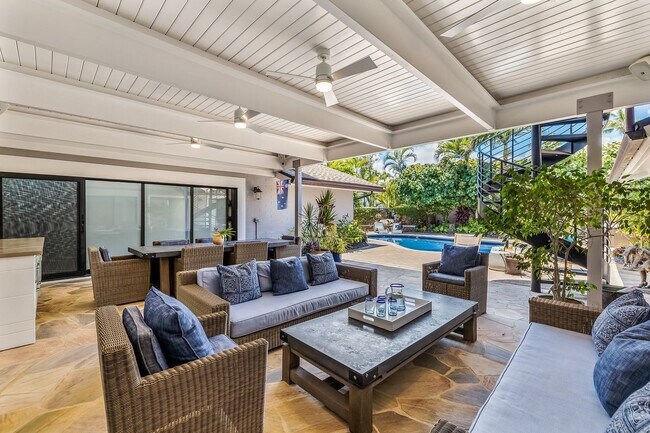Building Photo - Hale Ohana: Bright Kailua Retreat w/hot tub, Lush Tropical Pool, Walk to Beach