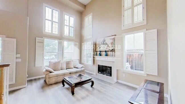 Building Photo - 29 E Portola Ave
