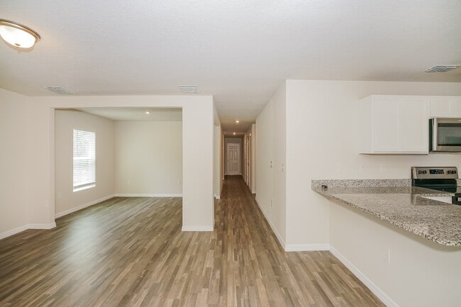 Building Photo - 6830 N Pavilion Loop