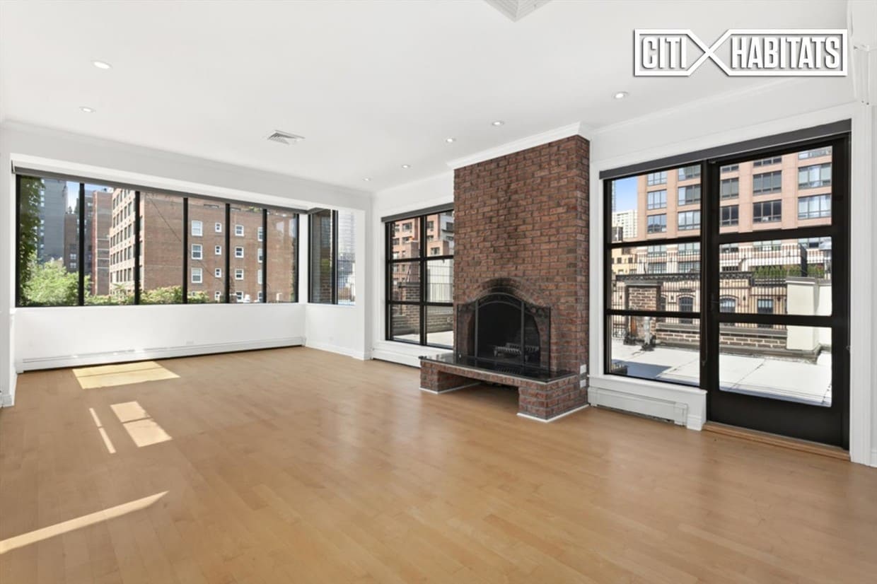 Primary Photo - 361 E 50th St