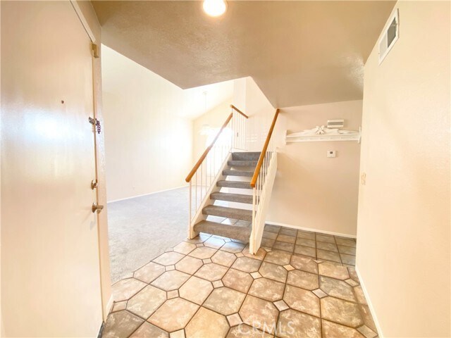 Foto del edificio - 24298 Rimview Rd