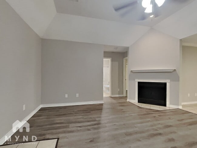 Building Photo - 1606 Briarcliff St