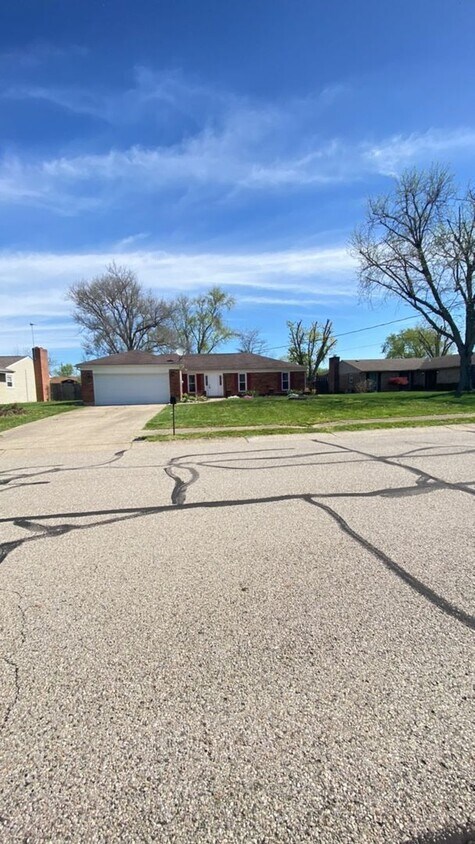 Primary Photo - 410 E Arlington Dr 3BR/2BA (Trenton)