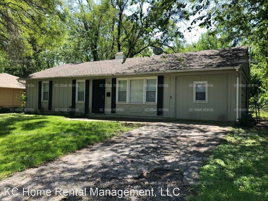 Primary Photo - 4 br, 1 bath House - 8601 E 110th St
