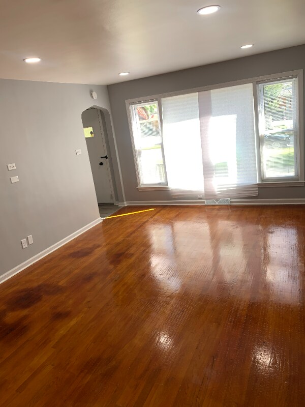 Foto del edificio - 14916 Cottage Grove Ave