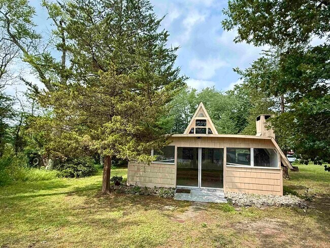 Building Photo - 911 Morris Ln