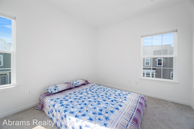 Building Photo - 3 br, 2.5 bath House - 4164 Beckenham Blvd